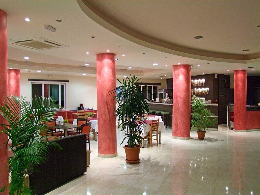 Hotel Sea Breeze سيتيا المظهر الخارجي الصورة