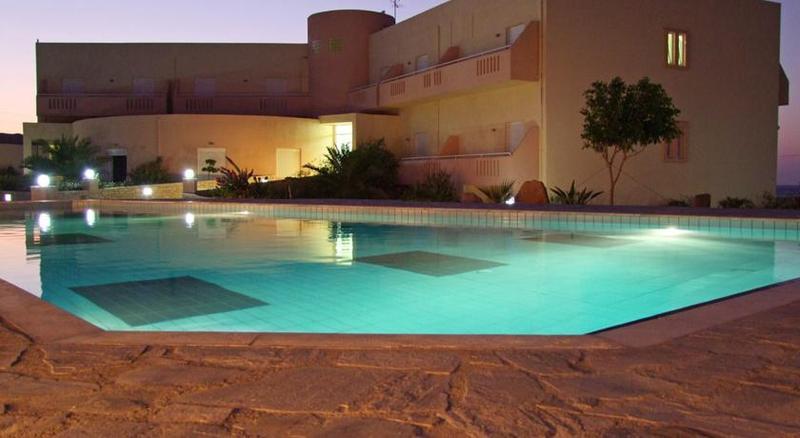 Hotel Sea Breeze سيتيا المظهر الخارجي الصورة