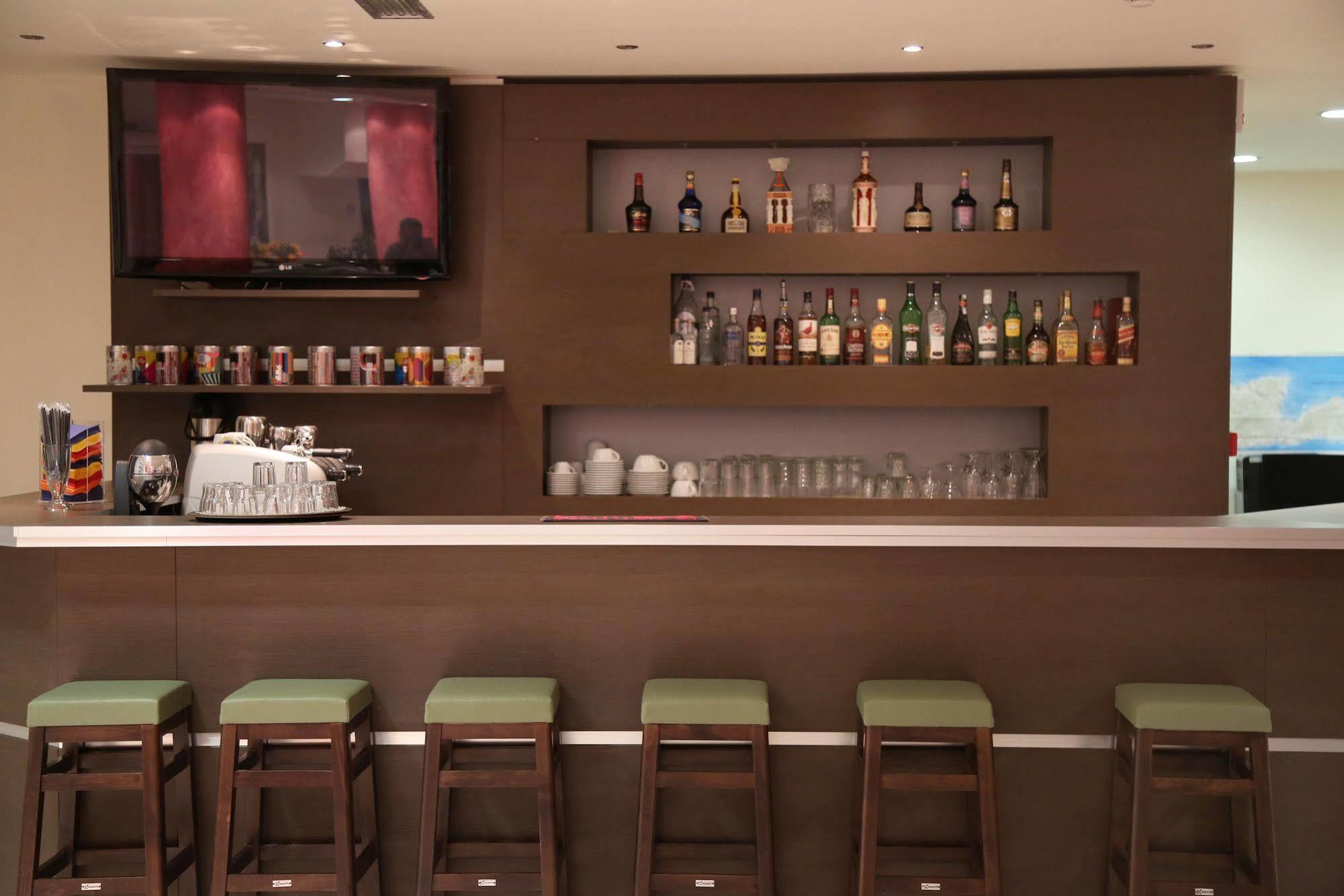 Hotel Sea Breeze سيتيا المظهر الخارجي الصورة