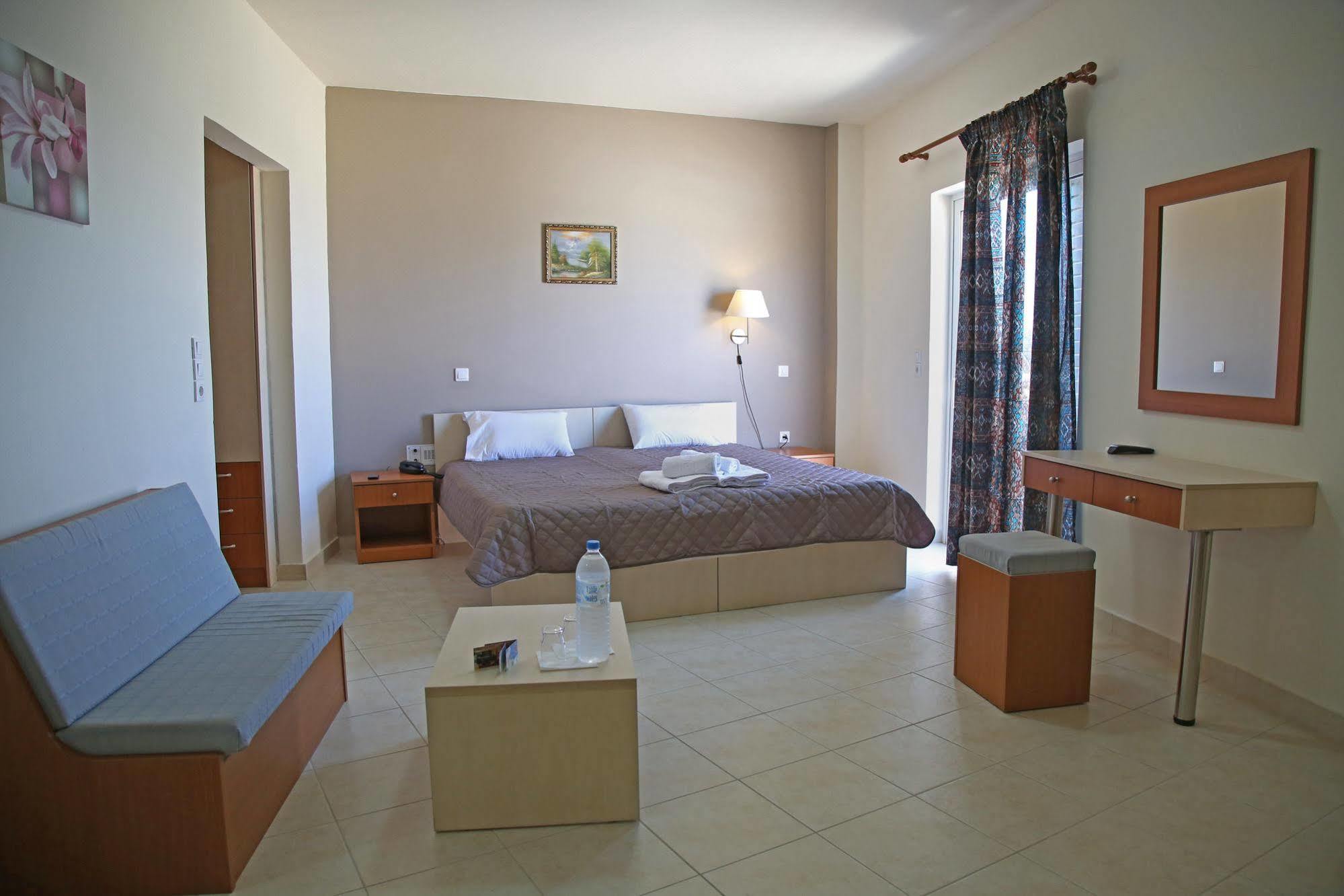 Hotel Sea Breeze سيتيا المظهر الخارجي الصورة